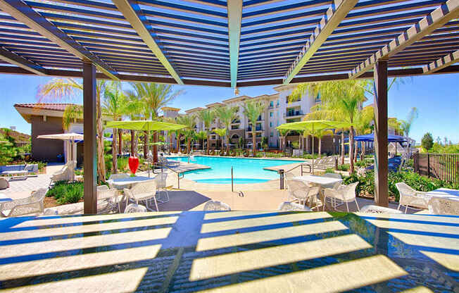Apartment Poolside Lounge