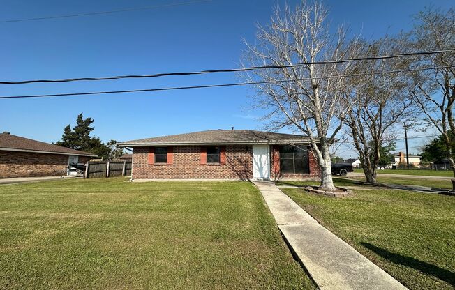 Newly renovated 3 bedroom 2 bath in East Houma