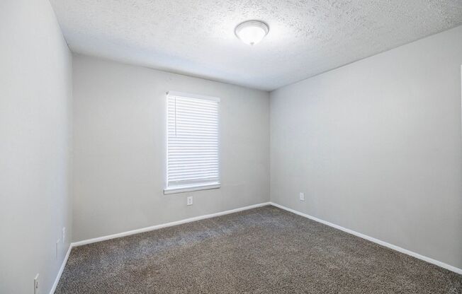 3 beds, 2 baths, 1,017 sqft, $1,395, Unit J129
