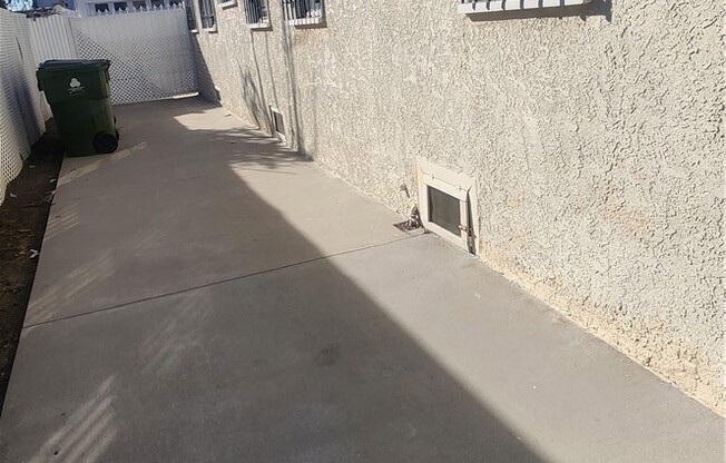 2914 W 75 ST