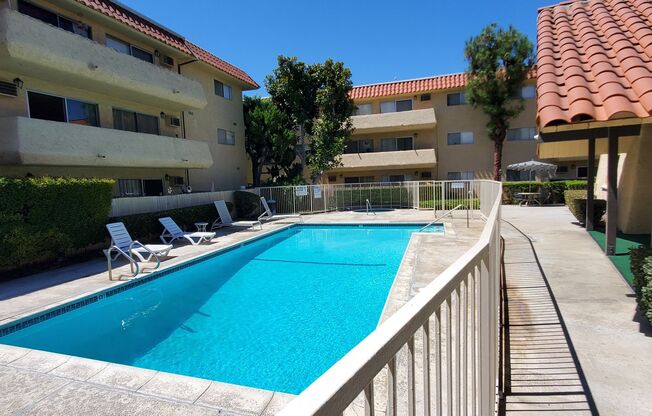 2 beds, 1 bath, 780 sqft, $2,500, Unit 327