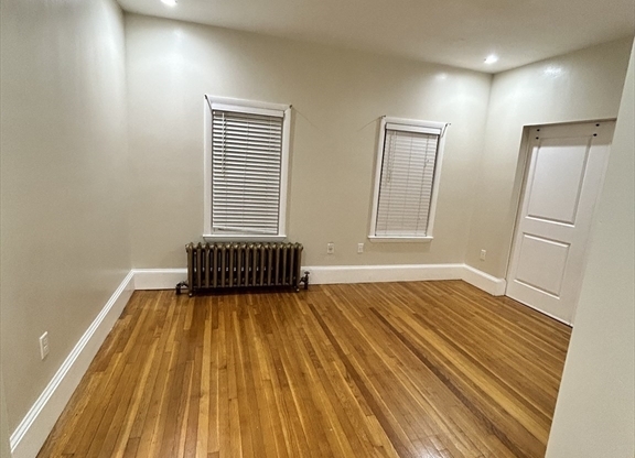 23 HOLMFIELD AVE