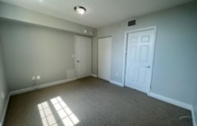 1 bed, 1.5 baths, $2,300, Unit # 521