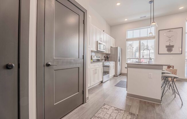 1 bed, 1 bath, 725 sqft, $1,610, Unit A111