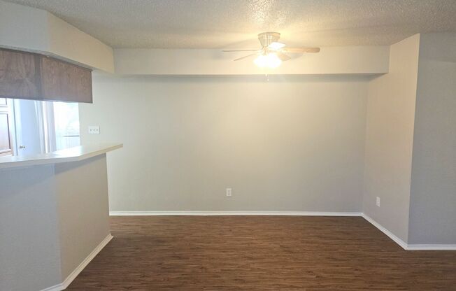 3 beds, 2 baths, $1,595, Unit Unit A