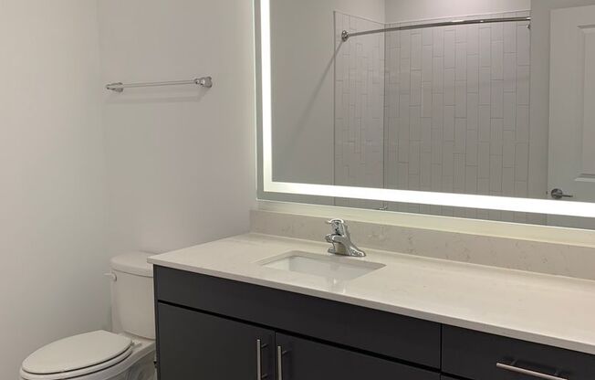 2 beds, 2 baths, 1,184 sqft, $3,155, Unit 423