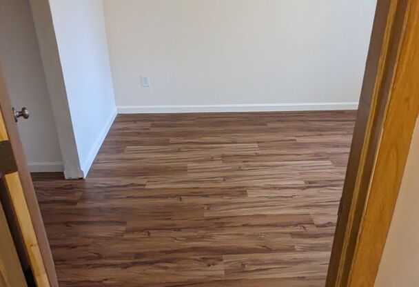 2 beds, 1 bath, 750 sqft, $1,195, Unit 20