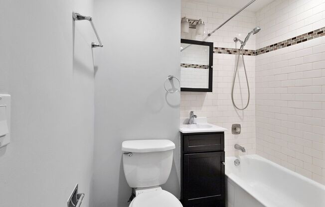 2 beds, 2 baths, 738 sqft, $2,575, Unit 904