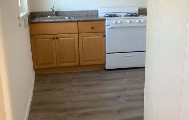 (267): 1637 Truman St (Apts A-B)