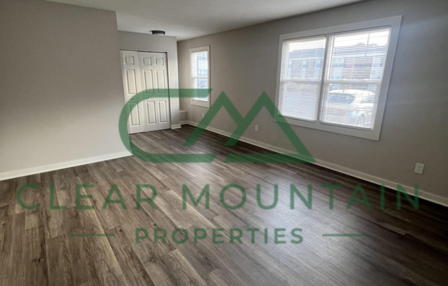 2 beds, 1 bath, 980 sqft, $1,250, Unit 34
