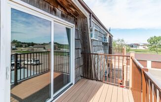 2 beds, 1 bath, 800 sqft, $899, Unit 670-04