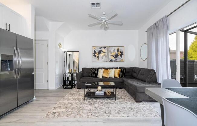 4 beds, 2 baths, 1,400 sqft, $2,500