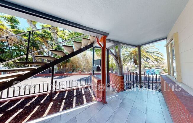 838 CEDAR ST