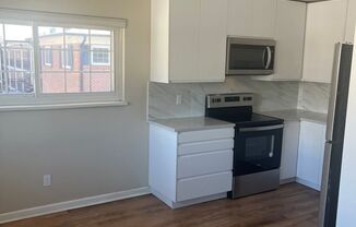 3 beds, 2 baths, $2,225, Unit APARTMENT 313