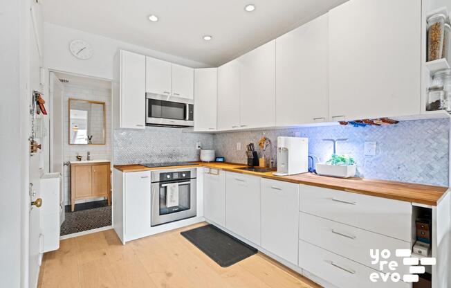 165 E 104 ST