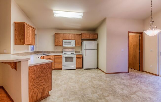 Cottonwood Grove 1007 S 91st