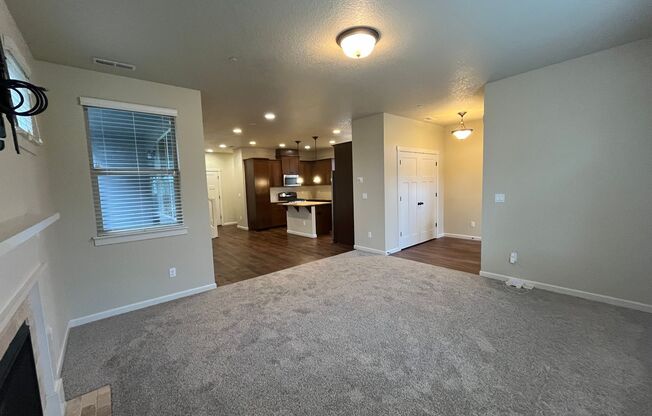 Beautiful 4 Bedroom Home in the Villebois Community in Wilsonville