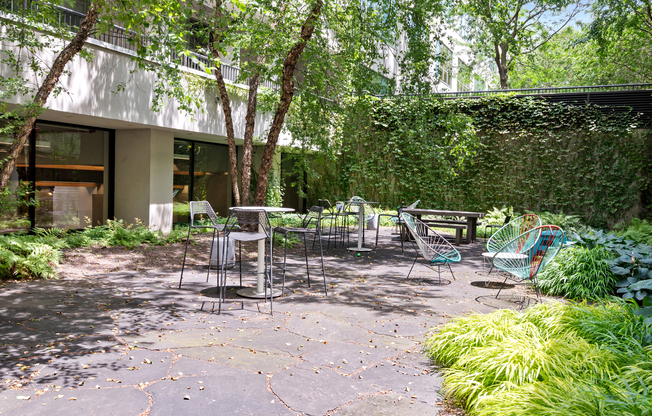 1 bed, 1 bath, 798 sqft, $5,600, Unit C107