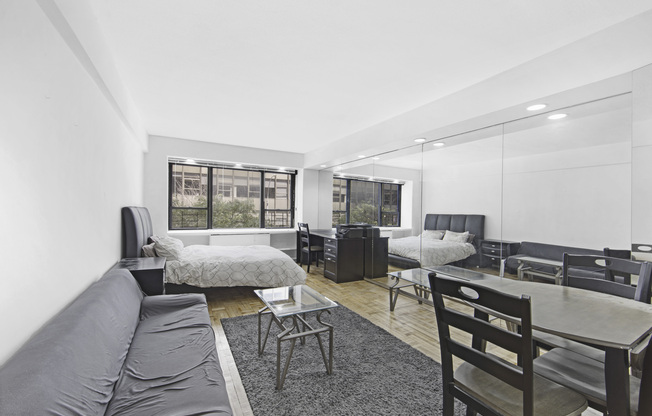 210 E 47 ST