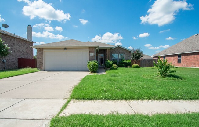 Beautifully crafted 3-2-2 in Burleson!