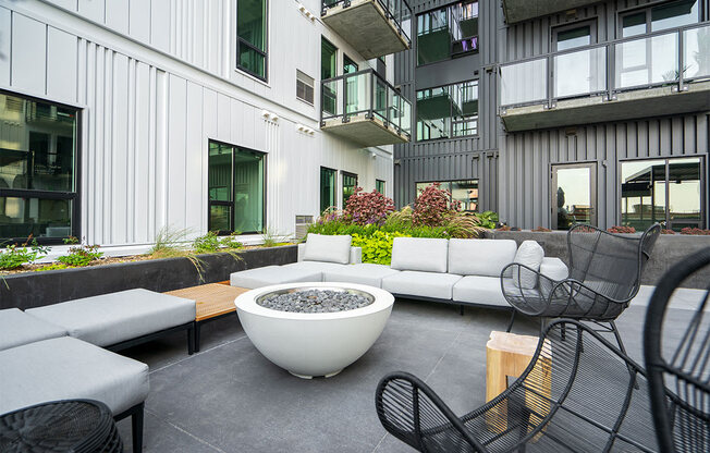 forte on the park apartments  outdoor lounge with firepit