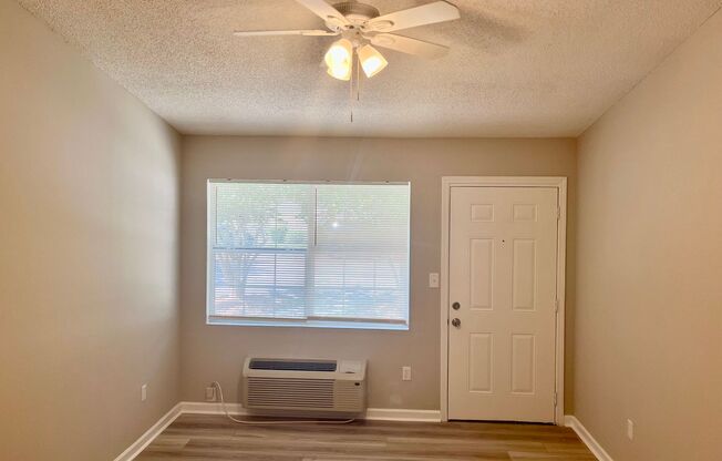 Studio, 1 bath, 288 sqft, $1,045, Unit 23-B