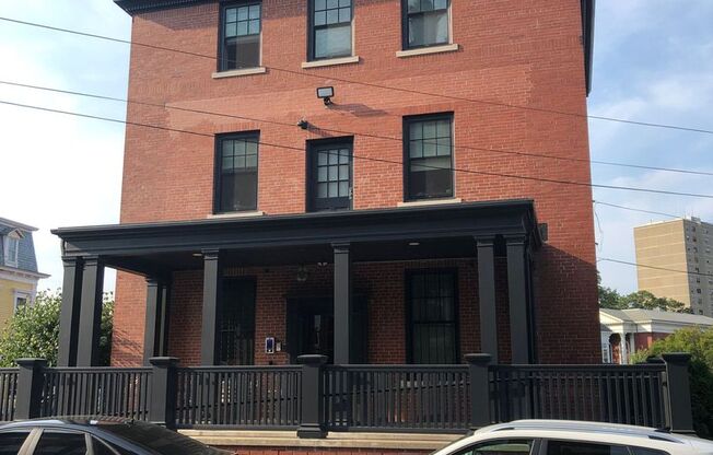 1 bed, 1 bath, 500 sqft, $1,800, Unit 002