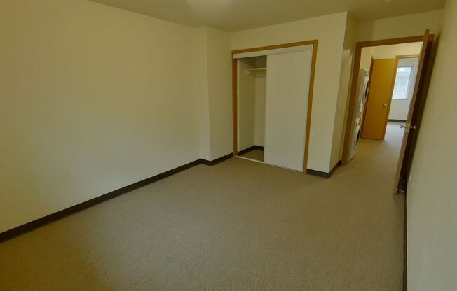 2 beds, 1.5 baths, $1,675, Unit 5