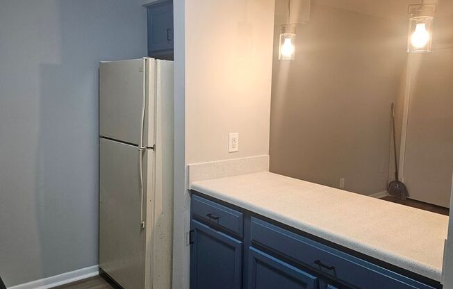 2 beds, 1 bath, $1,500, Unit 1535 Johnstons unit 401