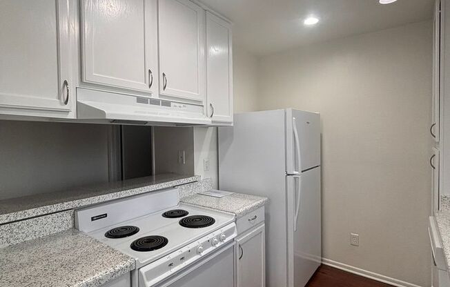 1 bed, 1 bath, 780 sqft, $2,375, Unit 36