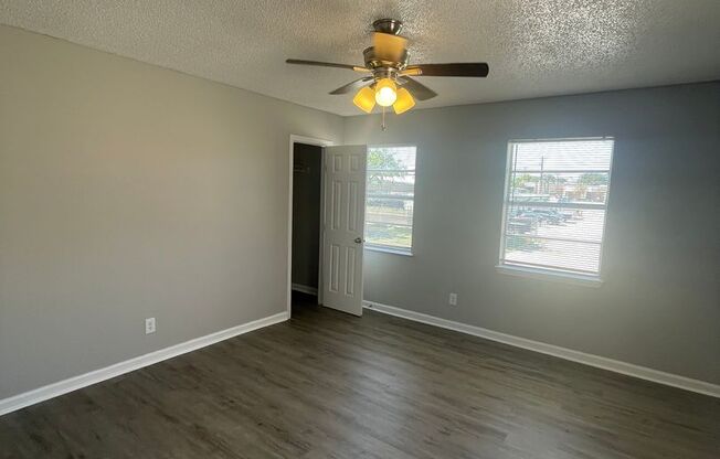 2 beds, 1.5 baths, 1,152 sqft, $1,100, Unit Apt #06