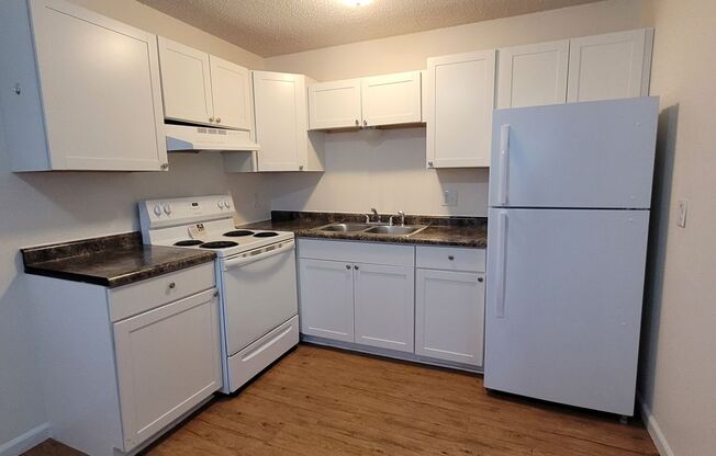 Studio, 1 bath, 450 sqft, $625, Unit 837-Unit 3