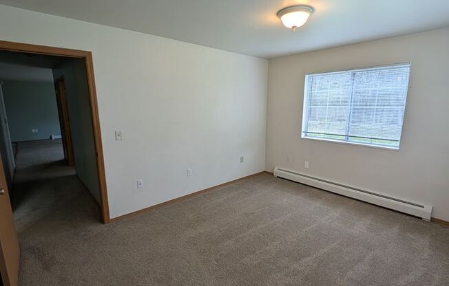 2 beds, 1 bath, 1,100 sqft, $1,359, Unit 1053 5301