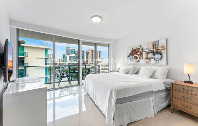 2 beds, 2 baths, 1,128 sqft, $5,000, Unit 605