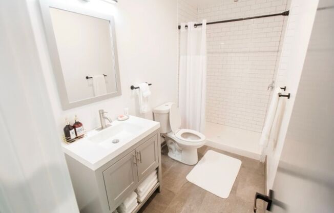 1 bed, 1 bath, $2,695