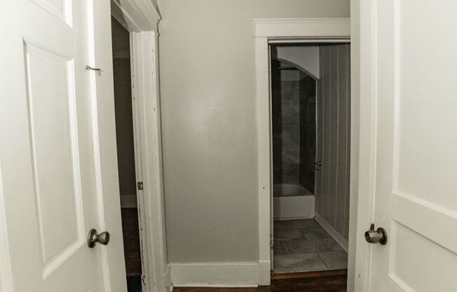 2413 Emmett Ave