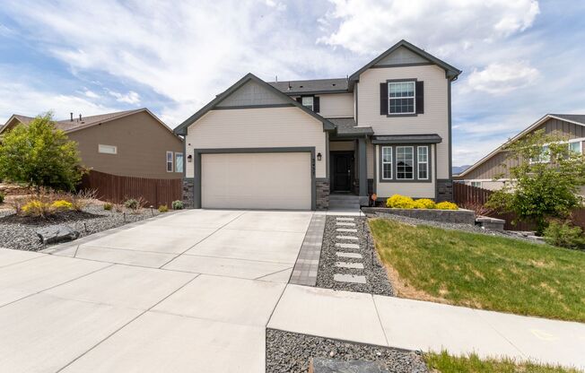 Spacious 5-Bedroom Home with Finished Basement & Outdoor Entertaining Space!!
