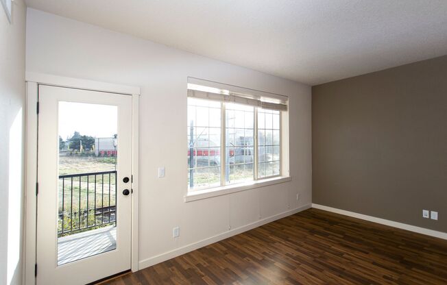 2BD 2.5BA + Office + Tri Level Townhouse w/Garage + AC + Balcony + Washer/Dryer Included