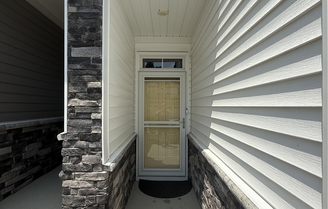 202 HIDDEN RUN LN