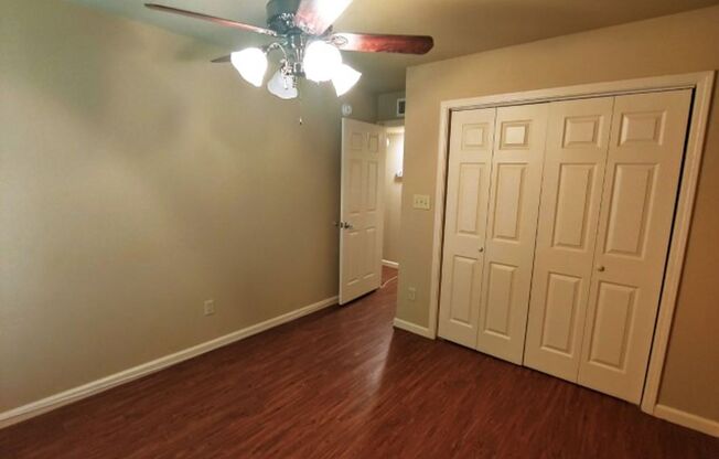 2 beds, 1 bath, 880 sqft, $750, Unit 109 Barton Street #23