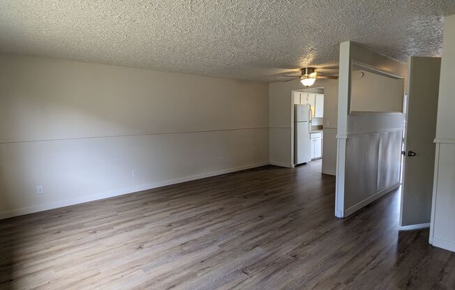 3 beds, 1.5 baths, 1,500 sqft, $1,893, Unit 2712-3