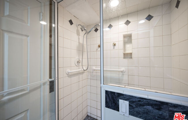 2 beds, 4.5 baths, 2,130 sqft, $8,500, Unit 1209
