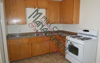 2 beds, 1 bath, $1,350, Unit 905 E. Noble