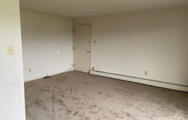 2 beds, 1 bath, 900 sqft, $1,525, Unit 128