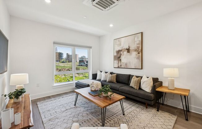 1 bed, 1 bath, 590 sqft, $1,540, Unit D210