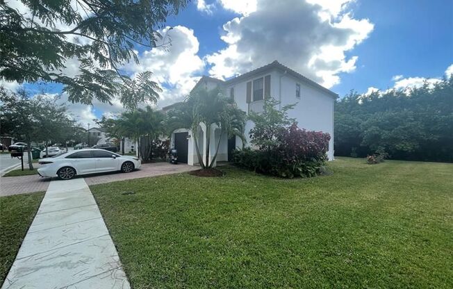 9074 SW 39 ST