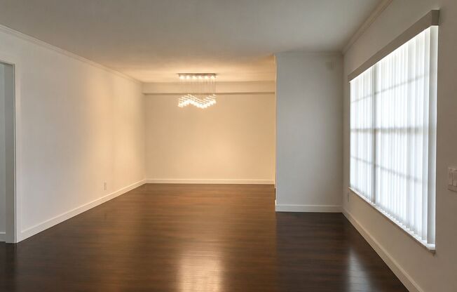 Updated remodeled apartment overlooking pool with 2 spacious bedrooms and 2 bathrooms