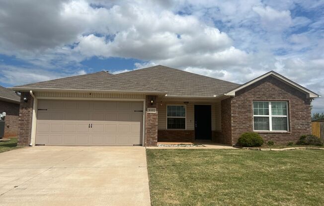 ※Home with above ground Tornado Shelter※