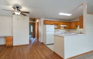 Upper Riverwalk Kitchen/Dining, 1 Bed/1 Bath