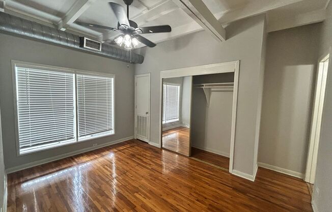 1 bed, 1 bath, 700 sqft, $1,245, Unit 215